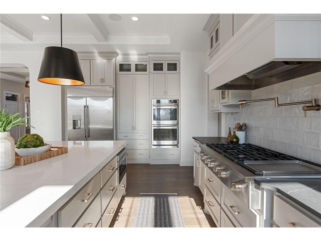 1979 Leaping Deer Circle Medina MN 55340 6816882 image34