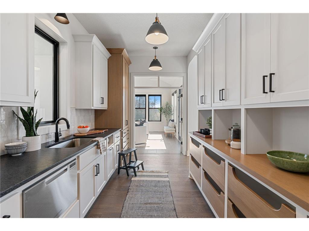 1979 Leaping Deer Circle Medina MN 55340 6816882 image38