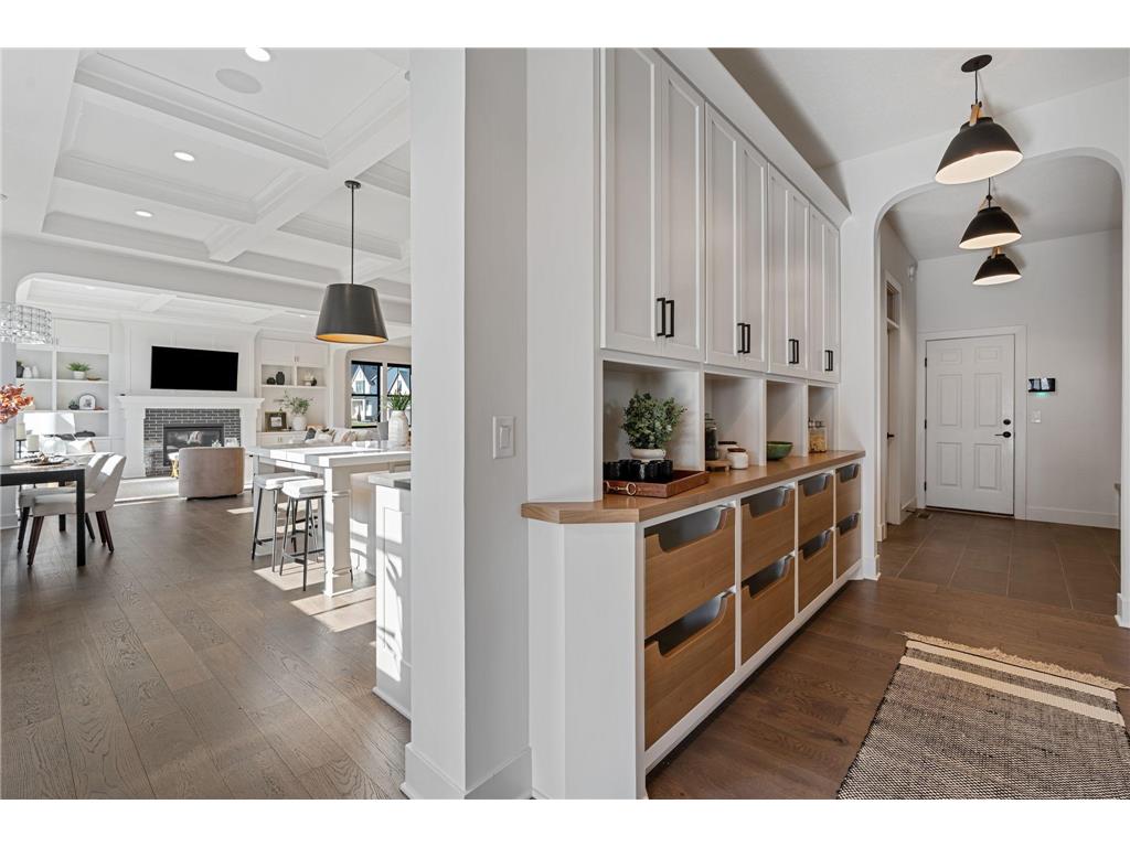 1979 Leaping Deer Circle Medina MN 55340 6816882 image40