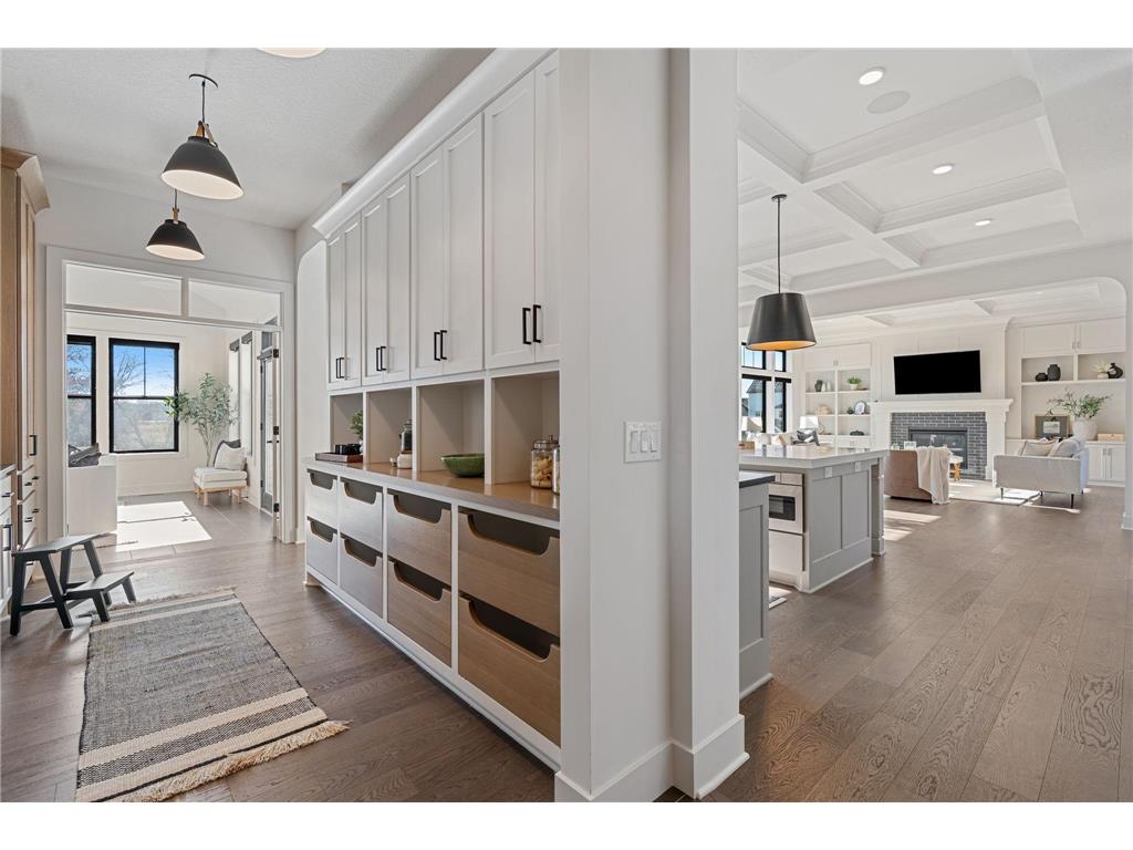 1979 Leaping Deer Circle Medina MN 55340 6816882 image42