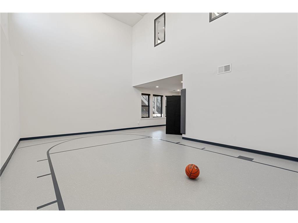 1979 Leaping Deer Circle Medina MN 55340 6816882 image67