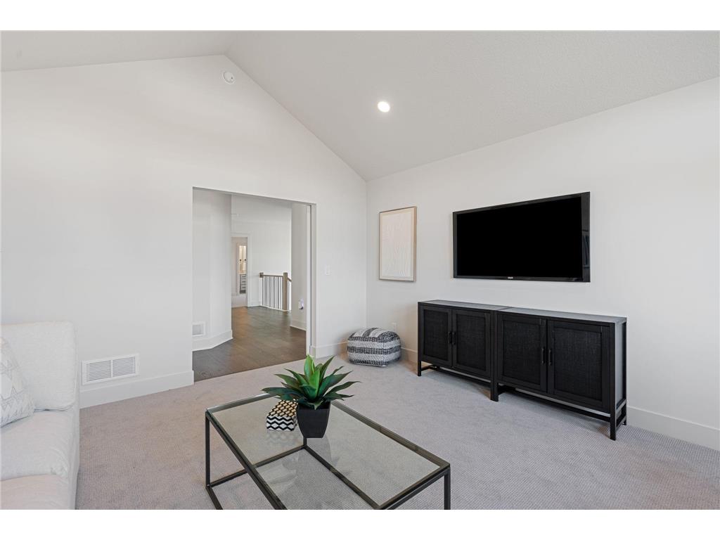 1979 Leaping Deer Circle Medina MN 55340 6816882 image88