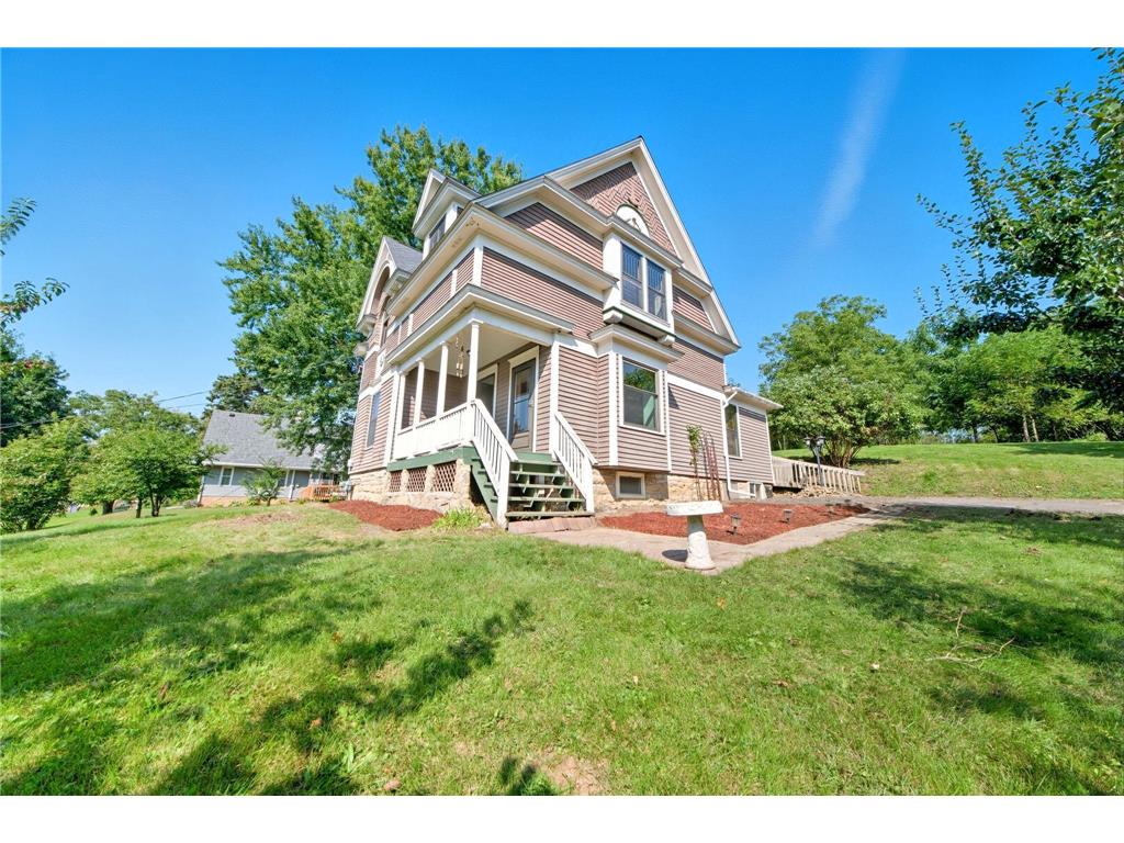 198 E Main Street Ellsworth WI 54011 6776027 image1