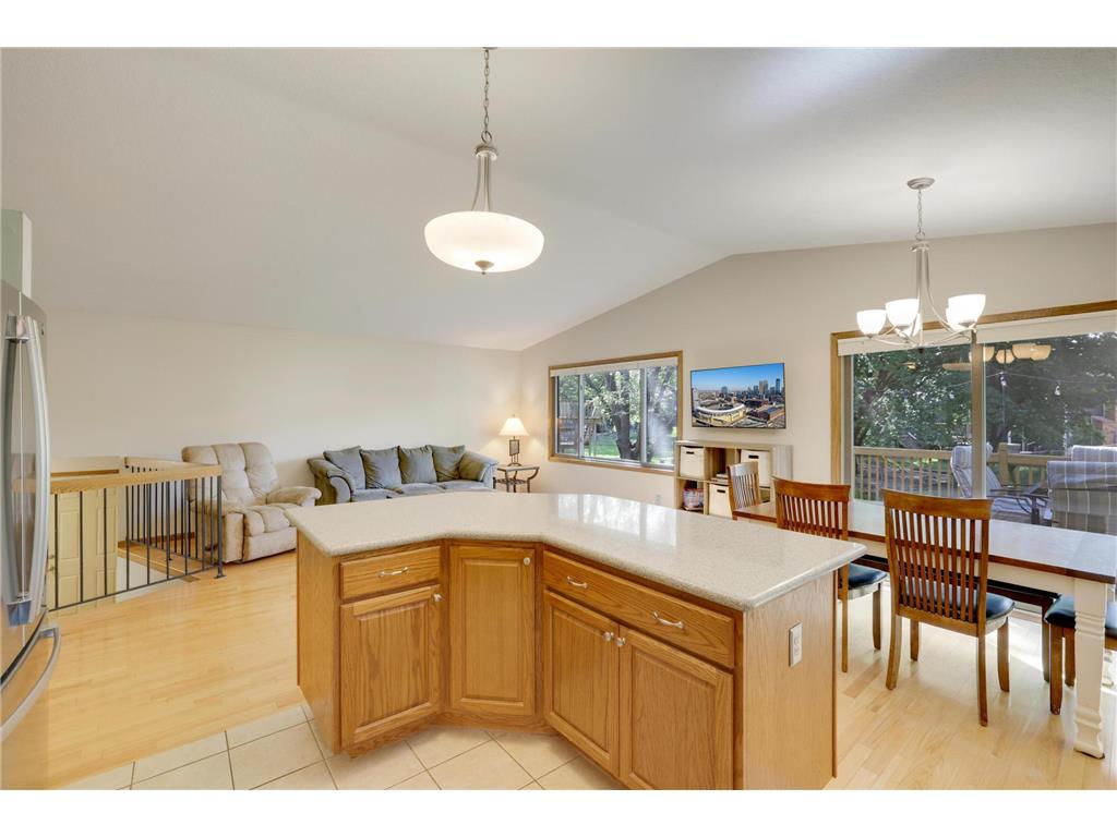 1980 Timber Wolf Trail N Eagan MN 55122 7084116 image10