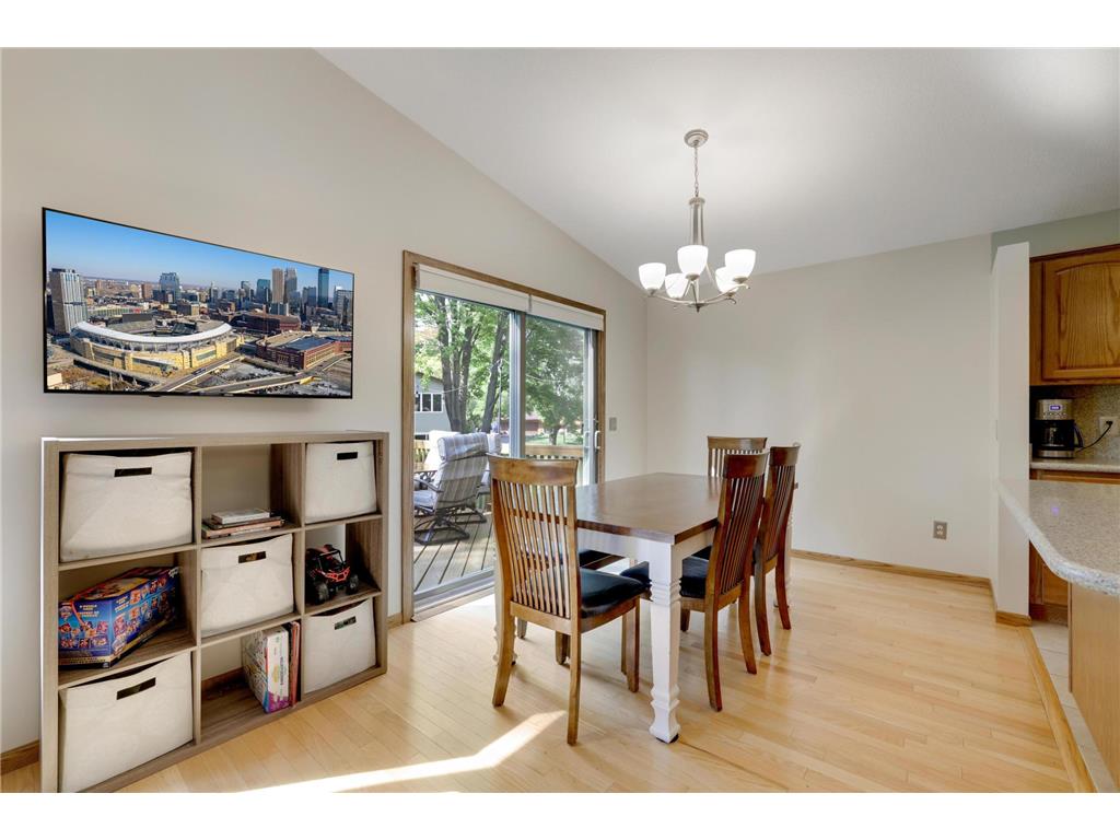 1980 Timber Wolf Trail N Eagan MN 55122 7084116 image11