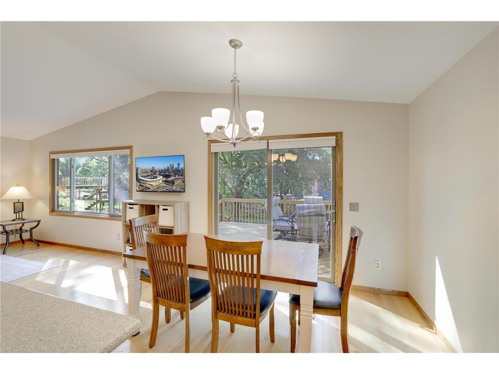 1980 Timber Wolf Trail N Eagan MN 55122 7084116 image12