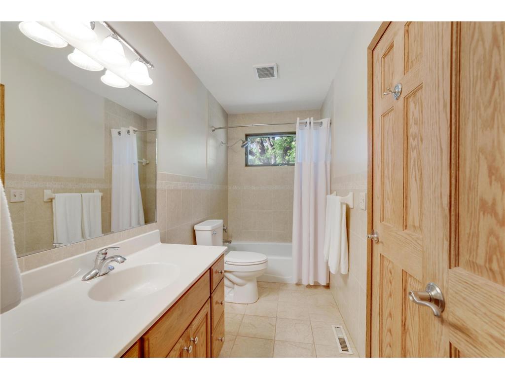 1980 Timber Wolf Trail N Eagan MN 55122 7084116 image16
