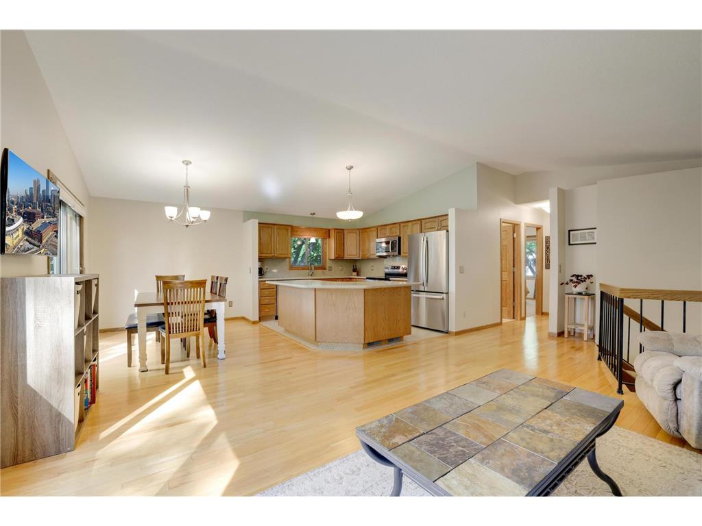 1980 Timber Wolf Trail N Eagan MN 55122 7084116 image2