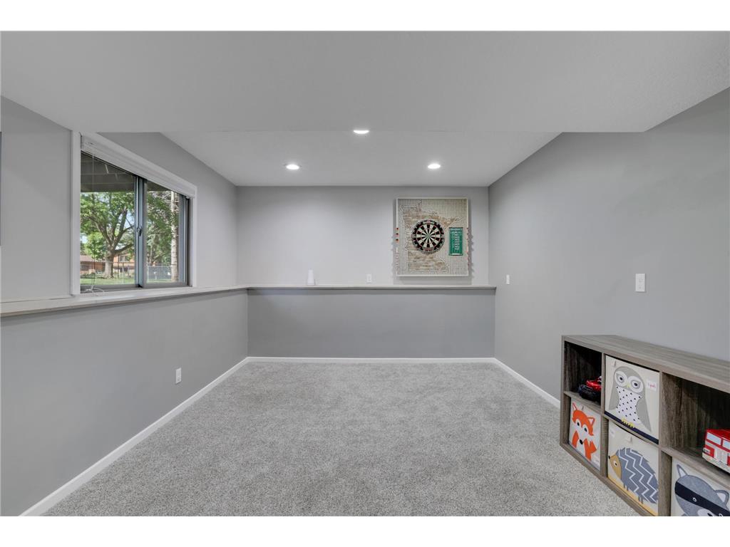 1980 Timber Wolf Trail N Eagan MN 55122 7084116 image22
