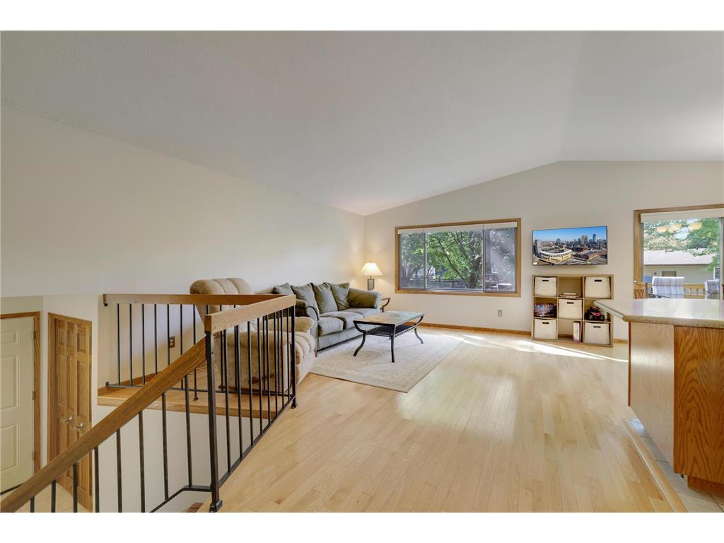 1980 Timber Wolf Trail N Eagan MN 55122 7084116 image5