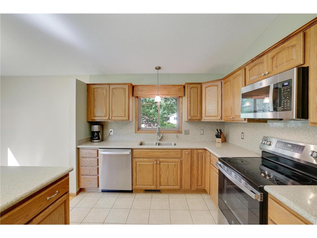 1980 Timber Wolf Trail N Eagan MN 55122 7084116 image9