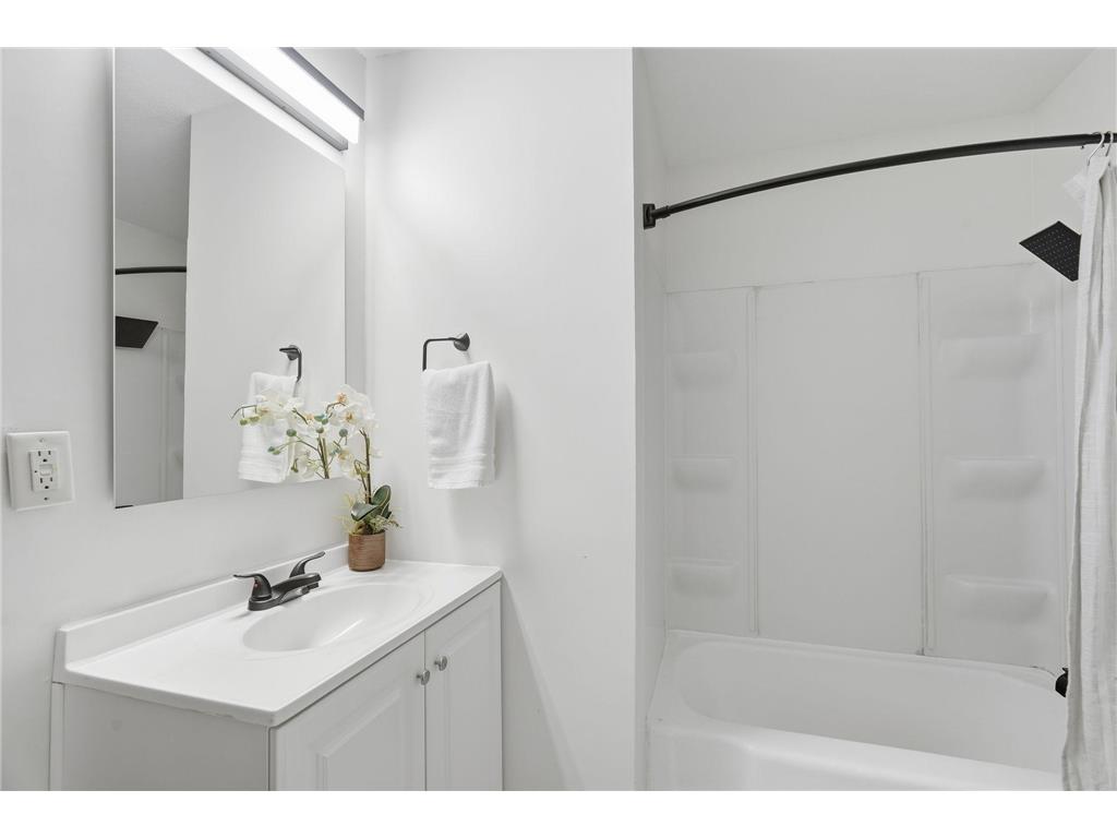 1981 Minnehaha Avenue E Saint Paul MN 55119 7003413 image13