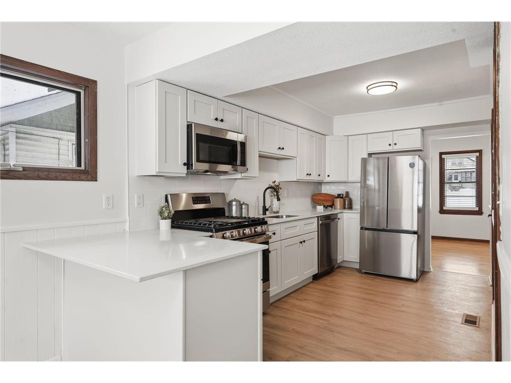 1981 Minnehaha Avenue E Saint Paul MN 55119 7003413 image4