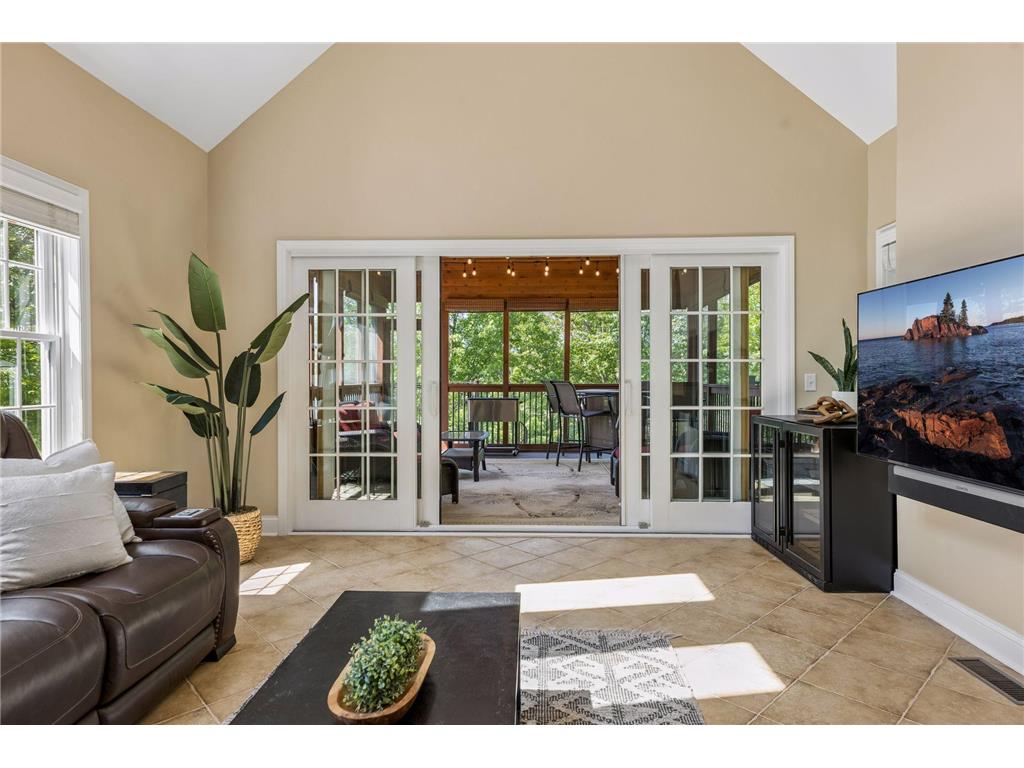 1981 Topaz Drive Chanhassen MN 55317 7081564 image25