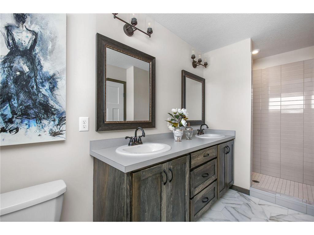 1984 Norma Way Lino Lakes MN 55038 7020092 image15