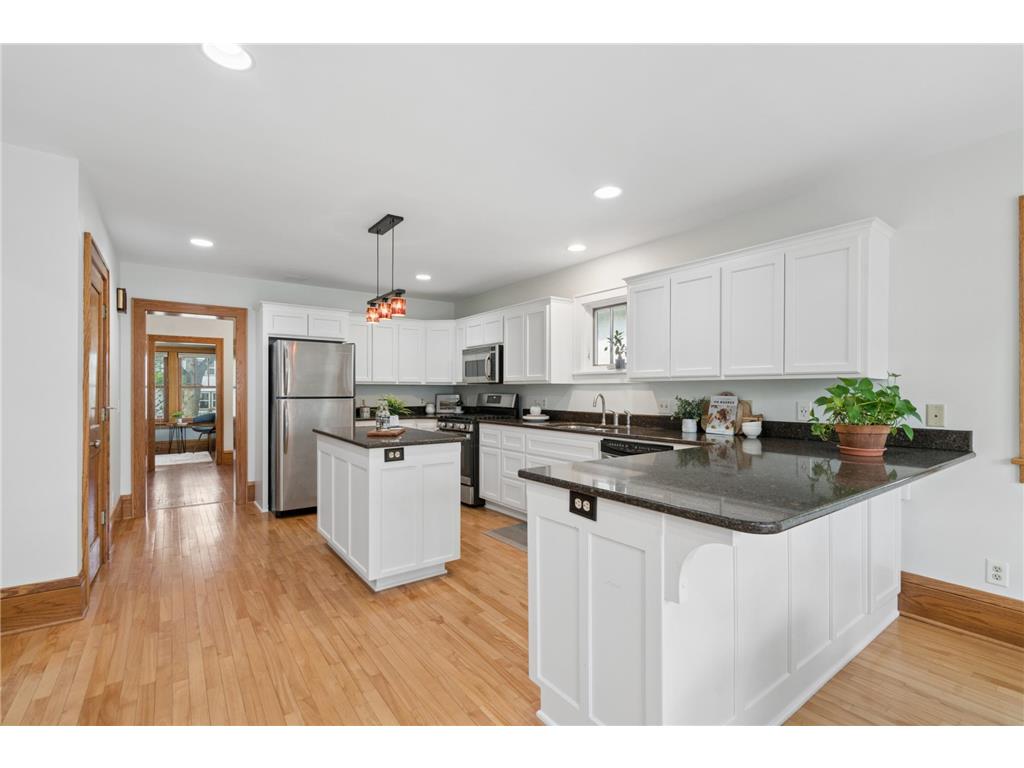 1984 Princeton Avenue Saint Paul MN 55105 7069532 image12