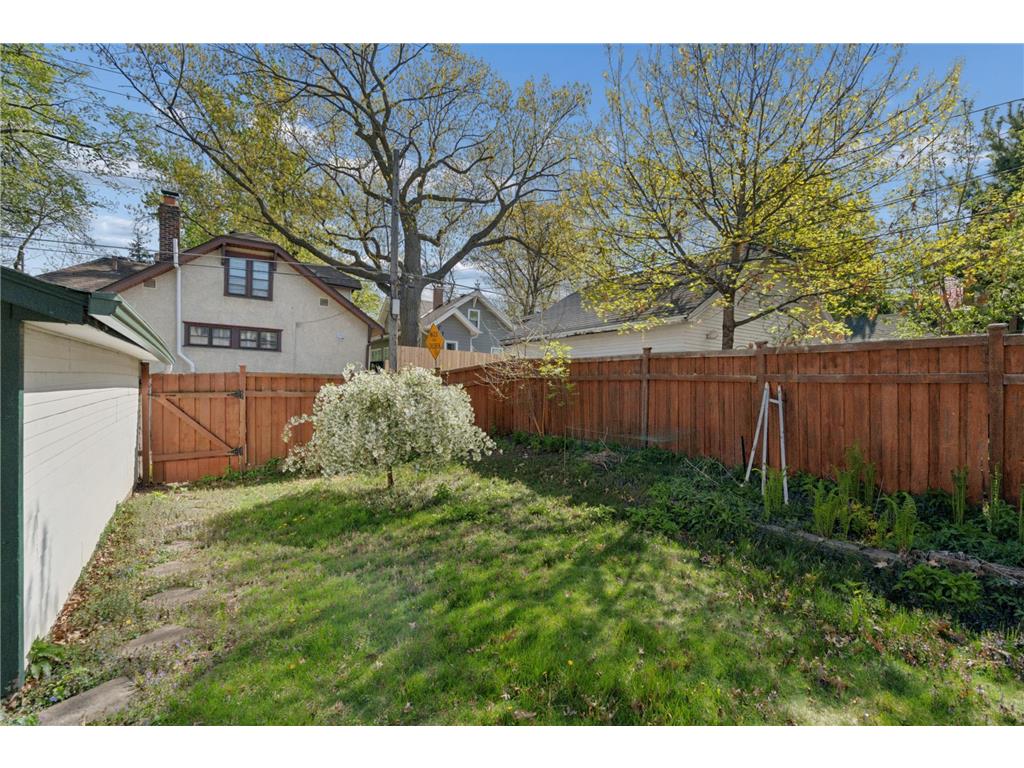 1984 Princeton Avenue Saint Paul MN 55105 7069532 image32
