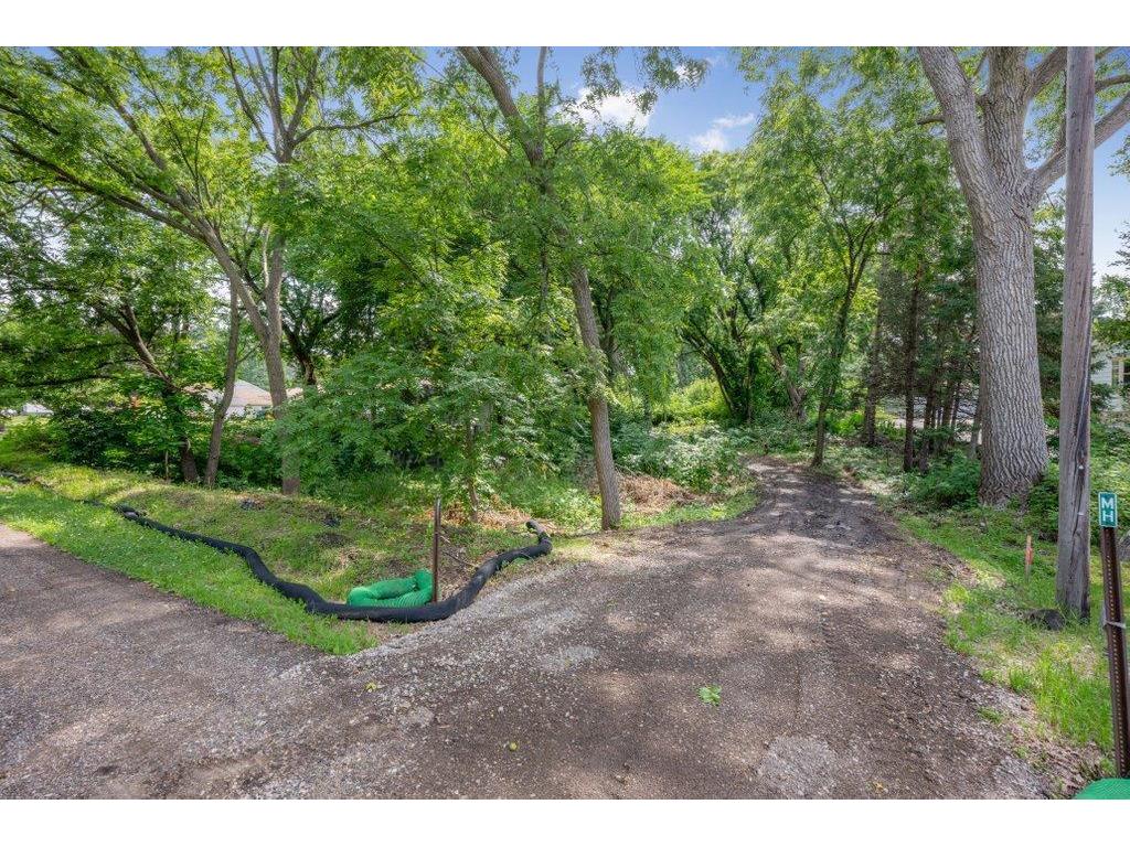 1984 Prosperity Road N Maplewood MN 55109 7022327 image1