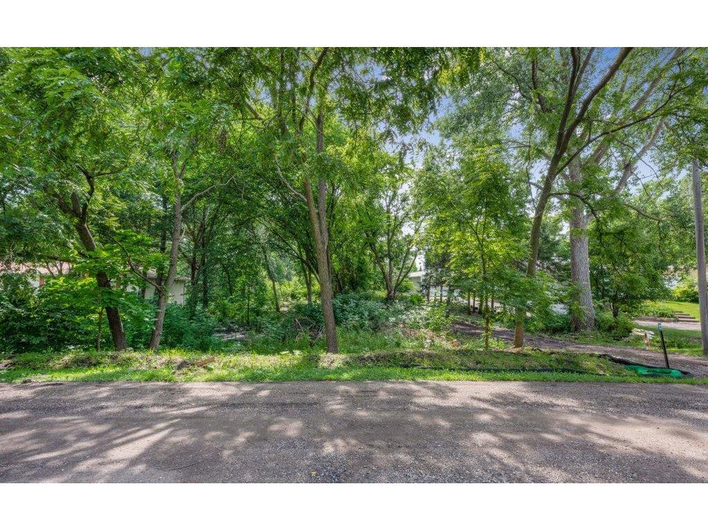 1984 Prosperity Road N Maplewood MN 55109 7022327 image3