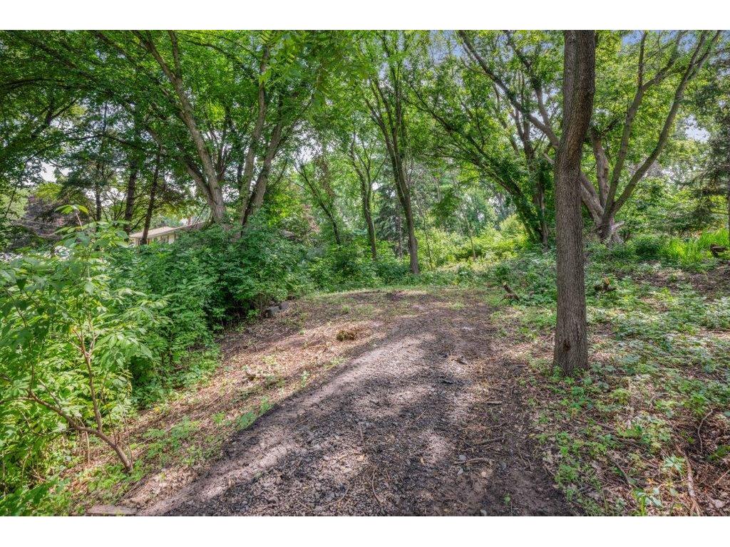 1984 Prosperity Road N Maplewood MN 55109 7022327 image4