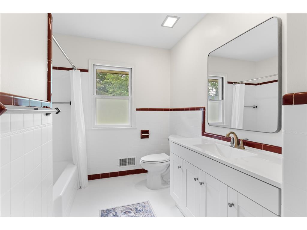 1985 Prosperity Road Maplewood MN 55109 7088395 image22