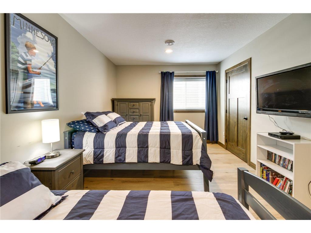 1985 Rosewood Lane SE Alexandria MN 56308 - Victoria 6786378 image28