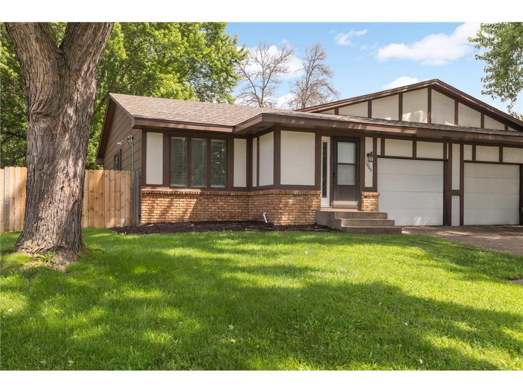 1986 Mcknight Road N North Saint Paul MN 55109 6761156 image1