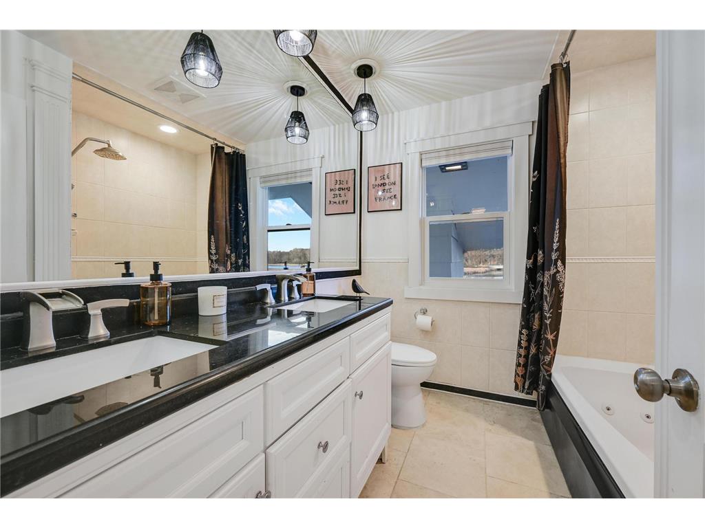 19860 Cottagewood Road Deephaven MN 55331 - Lake Minnetonka 6820274 image10