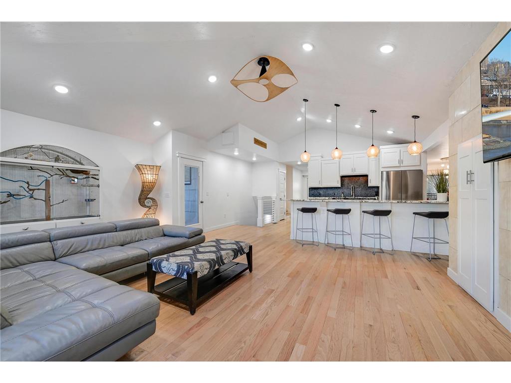 19860 Cottagewood Road Deephaven MN 55331 - Lake Minnetonka 6820274 image5