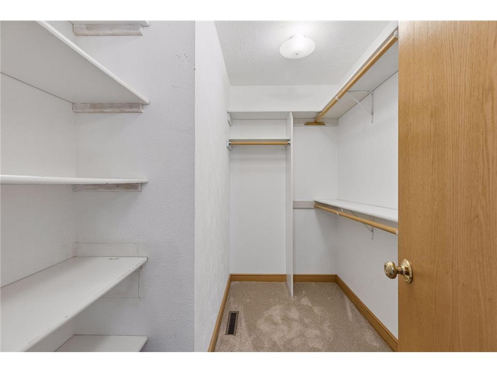 1988 Eldridge Avenue W Roseville MN 55113 7040373 image18