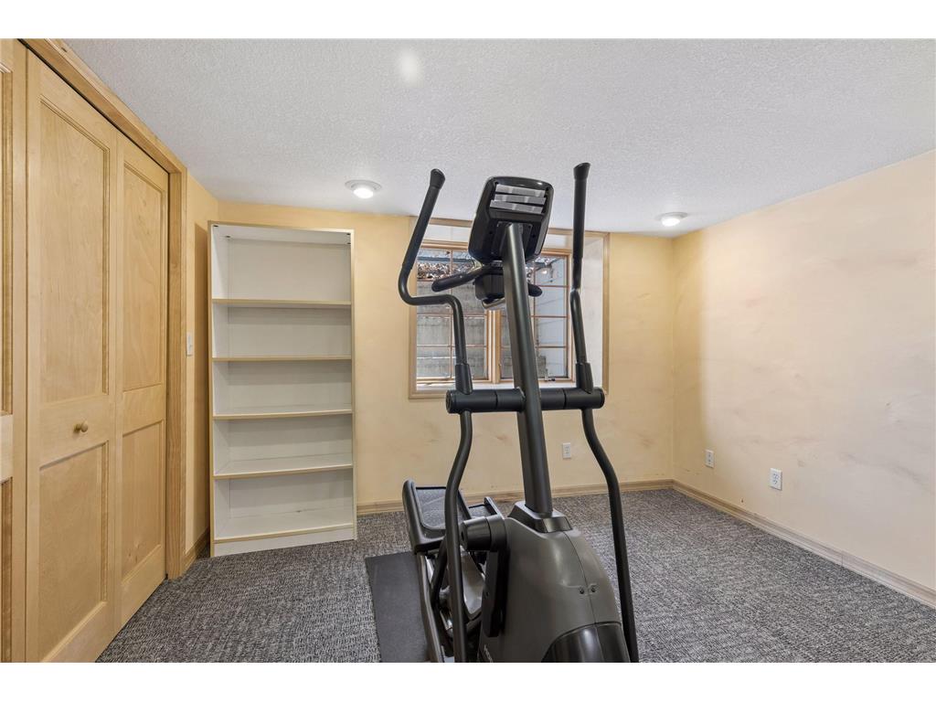 1988 Eldridge Avenue W Roseville MN 55113 7040373 image30