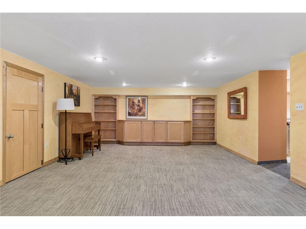 1988 Eldridge Avenue W Roseville MN 55113 7040373 image33
