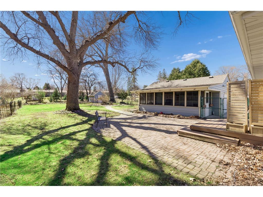 1988 Eldridge Avenue W Roseville MN 55113 7040373 image48