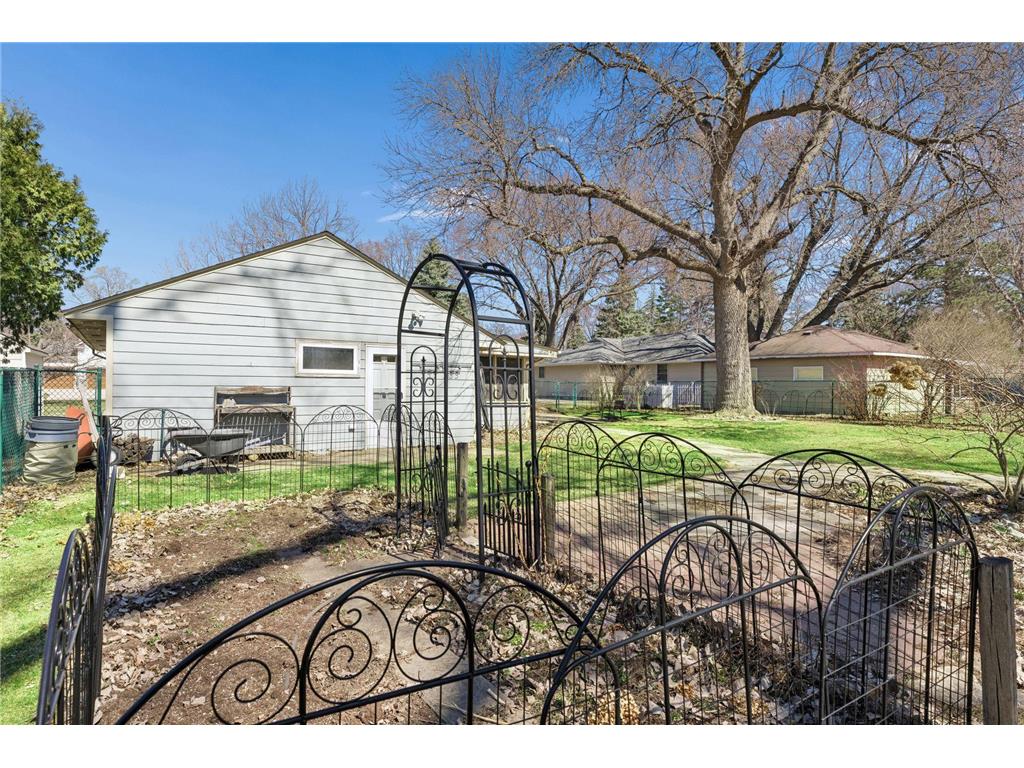 1988 Eldridge Avenue W Roseville MN 55113 7040373 image49