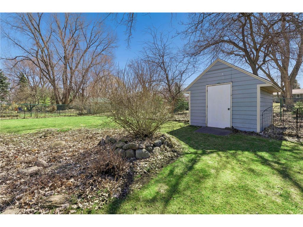 1988 Eldridge Avenue W Roseville MN 55113 7040373 image50