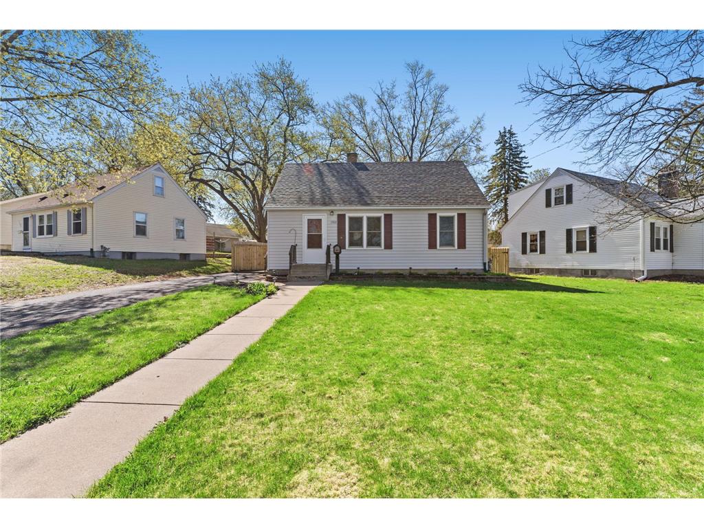 1988 Memory Lane North Saint Paul MN 55109 7062764 image2