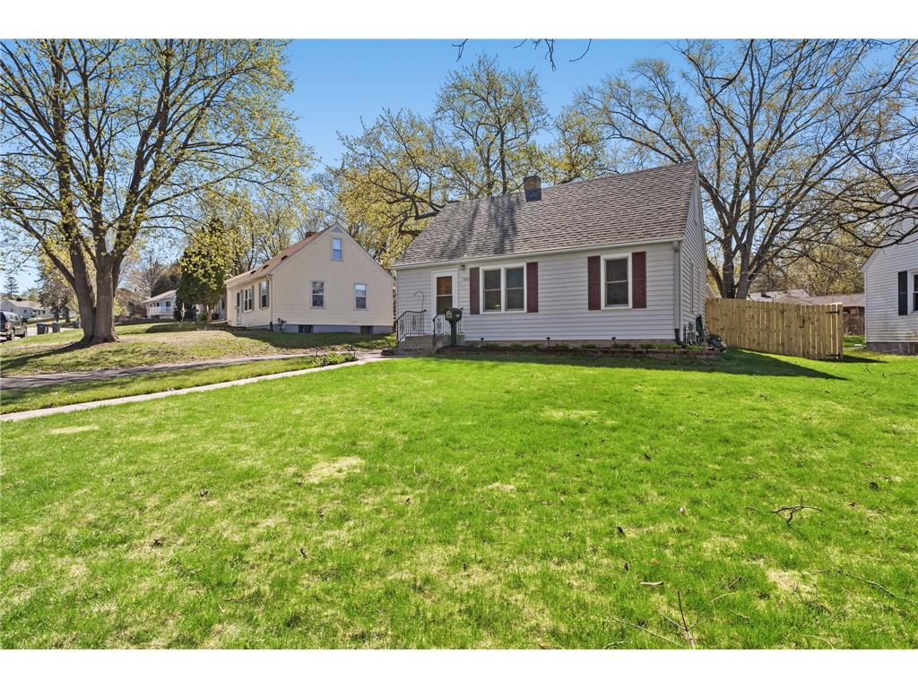 1988 Memory Lane North Saint Paul MN 55109 7062764 image3