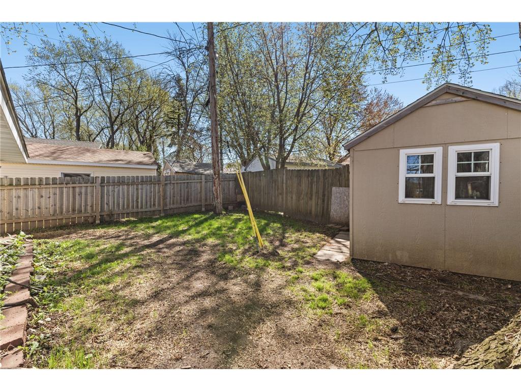 1988 Memory Lane North Saint Paul MN 55109 7062764 image38