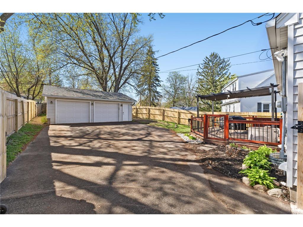 1988 Memory Lane North Saint Paul MN 55109 7062764 image7
