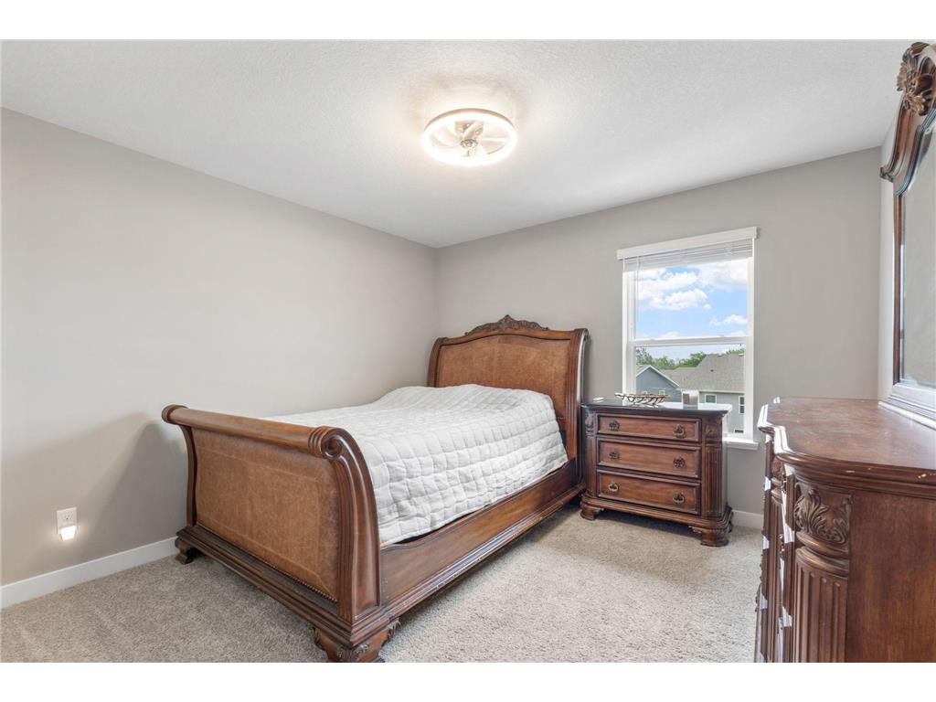 1989 Attenborough Street Shakopee MN 55379 7079977 image16