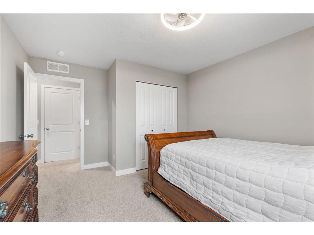 1989 Attenborough Street Shakopee MN 55379 7079977 image17