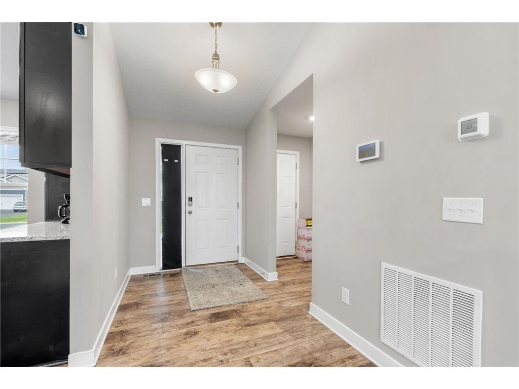 1989 Attenborough Street Shakopee MN 55379 7079977 image3