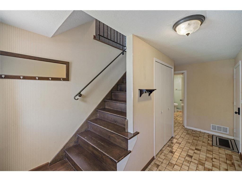 1989 N Park Drive Saint Paul MN 55119 6797449 image46