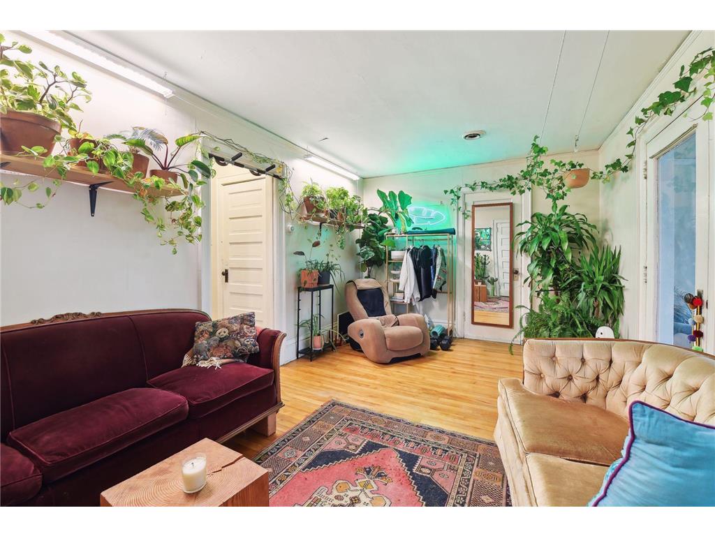 199 James Avenue N Minneapolis MN 55405 7029721 image19