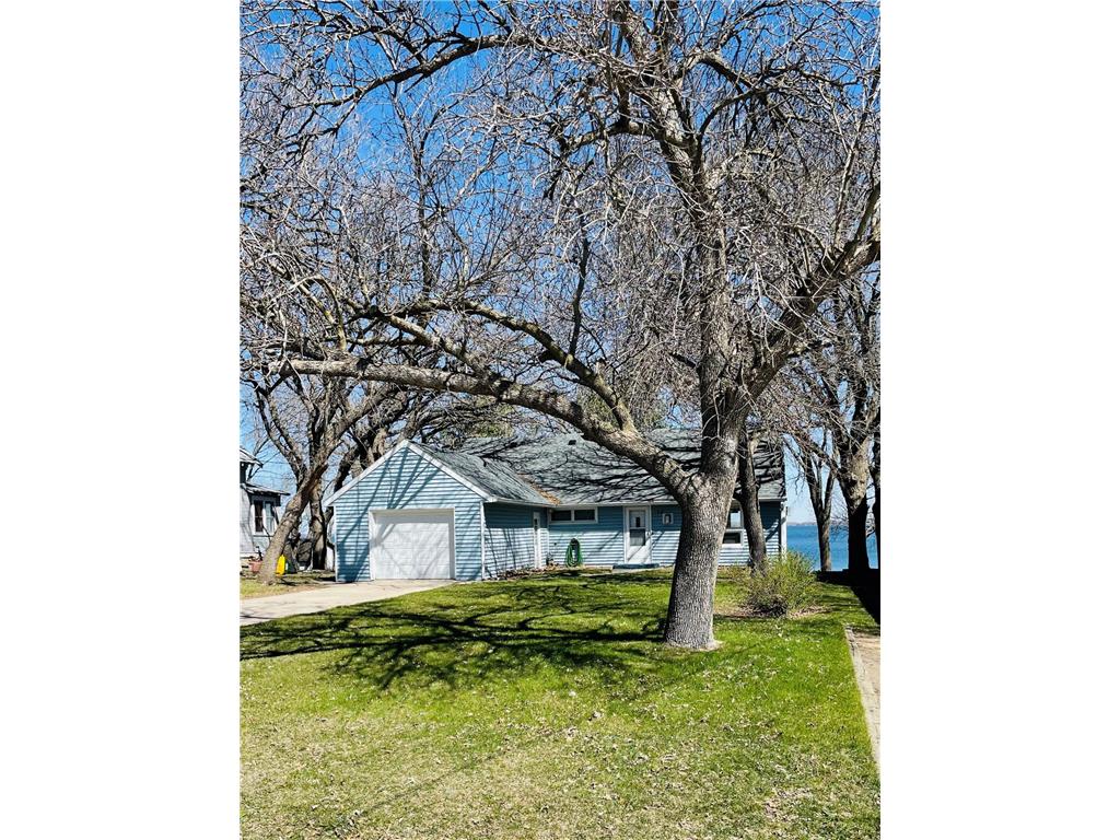 199 Lake Avenue N Spicer MN 56288 - Green 6496927 image1