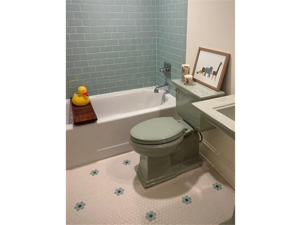 1990 James Avenue Saint Paul MN 55105 7081653 image43