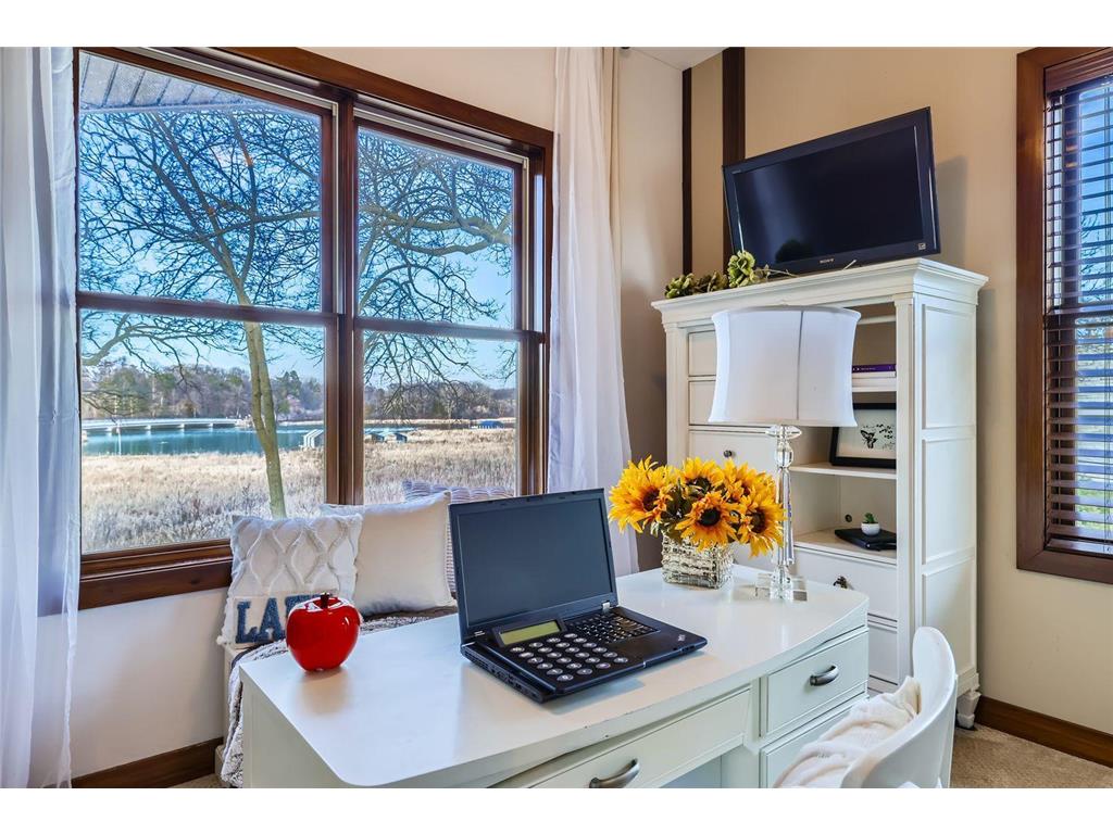 19900 Cottagewood Road Deephaven MN 55331 - Lake Minnetonka 7009546 image22