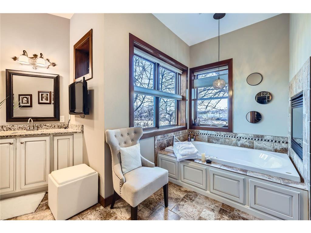 19900 Cottagewood Road Deephaven MN 55331 - Lake Minnetonka 7009546 image29