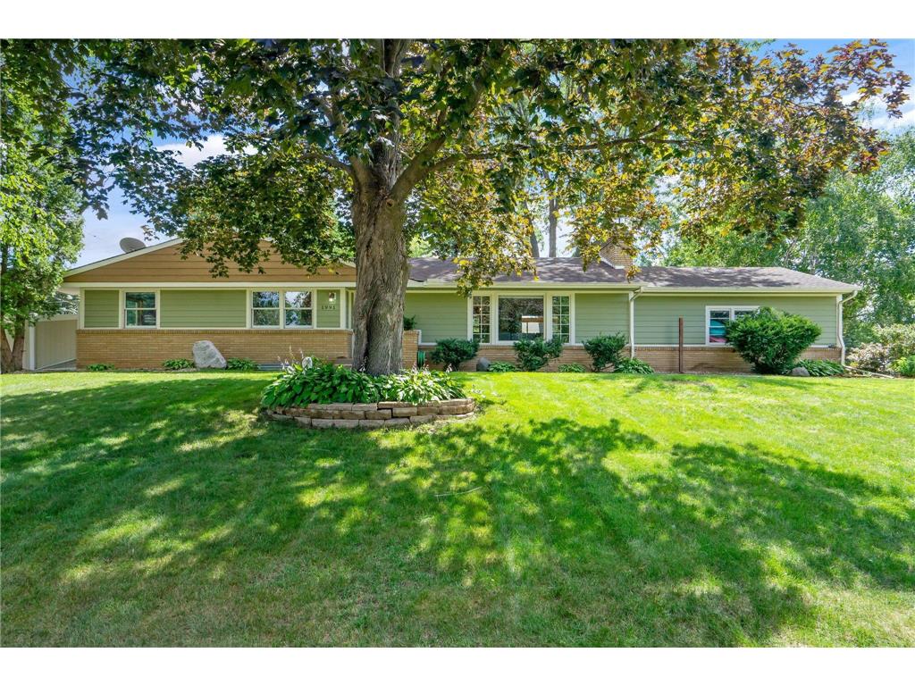 1991 Oak Knoll Drive, White Bear Lake, MN, 55110 MLS 6240405 Edina