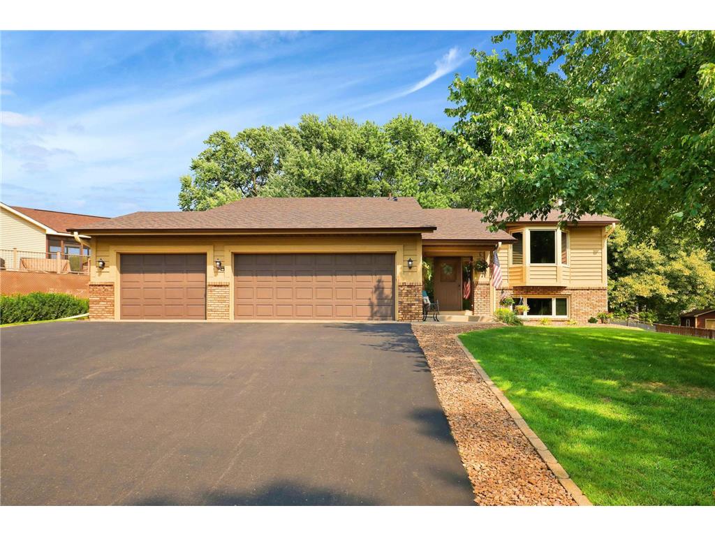 1992 Parkway Drive, North Saint Paul, MN, 55109 MLS 6413774 Edina